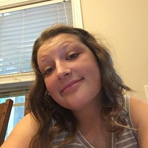 Meet your Posher, Claire